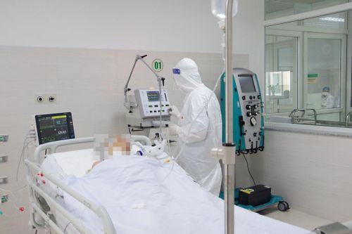 Điều trị thành công cho cụ bà 90 tuổi mắc Covid-19 nguy kịch