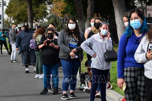 Mỹ: California cân nhắc bắt buộc đeo khẩu trang trở lại để phòng dịch COVID-19