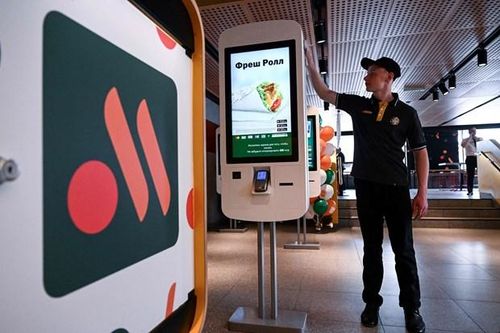 Dính bê bối sau 3 tuần hoạt động, cửa hàng McDonald phiên bản Nga có thể thất bại