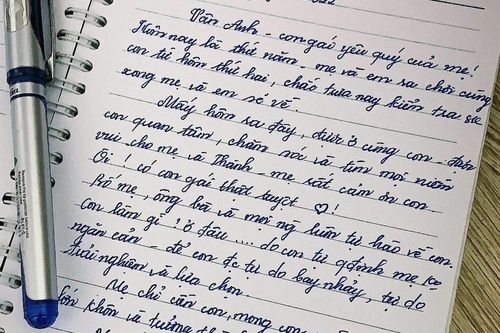 Xúc động bức thư tay mẹ gửi con gái sống xa nhà: 'Mẹ yêu con rất nhiều'