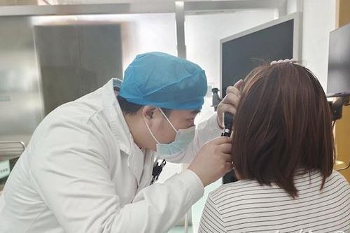 Người phụ nữ 28 tuổi bị điếc đột ngột vì thức dậy nhiều lần vào ban đêm