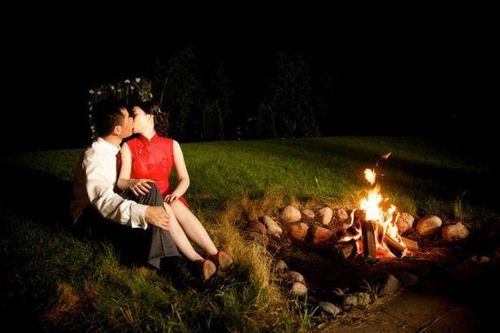 Cặp đôi du học sinh tổ chức đám cưới ở sân sau nhà tại Mỹ: Đậm chất châu Á!