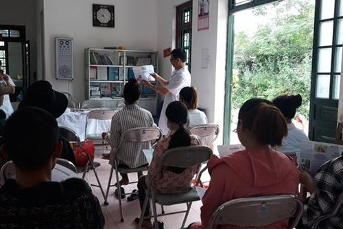 Ngày dân số thế giới 11/7: Cảnh báo mức sinh tăng trở lại ở nhiều địa phương còn khó khăn