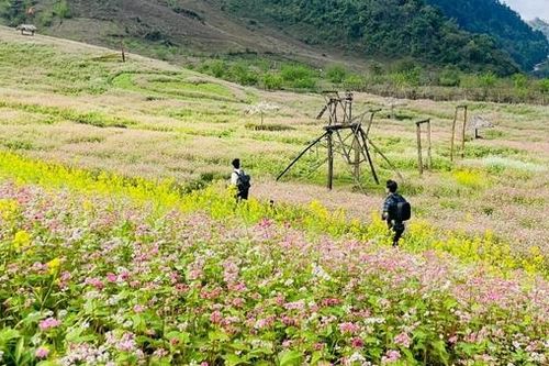 Phát triển du lịch từ cảnh đẹp tự nhiên và truyền thống văn hóa đặc sắc