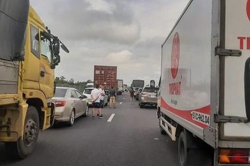 Liên tiếp 2 vụ tai nạn cùng ngày trên cao tốc Trung Lương - Mỹ Thuận
