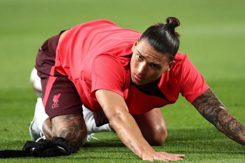 Tiền đạo đắt kỷ lục của Liverpool liên tục sút hỏng