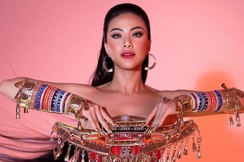 'Choáng ngợp' trước 'kiệt tác' nặng 30 kg của 'nàng Hậu' Việt tại 'Miss Supranational 2022'