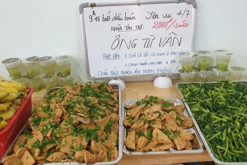 Quán cơm 2 nghìn đồng 'đầy bụng - ấm lòng' ở Nghệ An