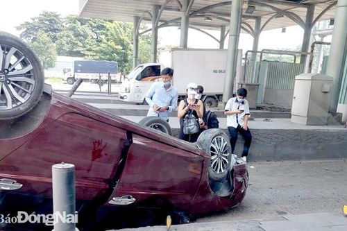 Sớm tháo dỡ các trạm thu phí không hoạt động