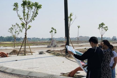 Hết thời sốt đất, môi giới bất động sản khốn khổ vì khách 'ăn vạ'