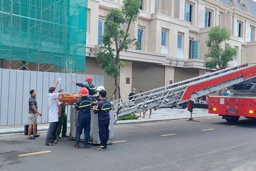 Vụ xe bơm bê tông gãy cần đè nhóm công nhân: Thêm nạn nhân thứ 2 tử vong