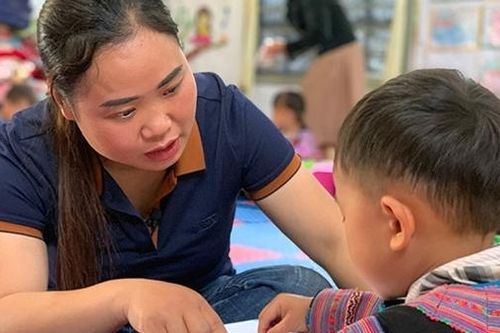 Cô giáo không lành lặn gieo mầm xanh nơi 'thung lũng trắng'