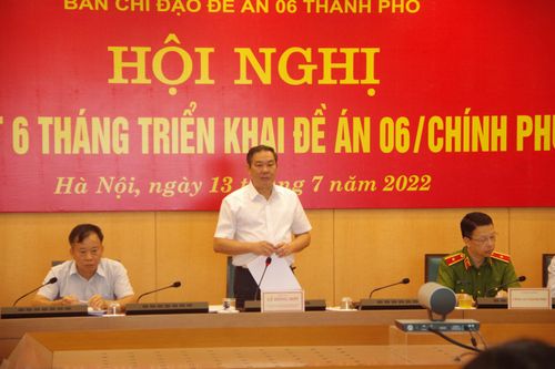 Hà Nội: Lãnh đạo quận huyện phải 'đóng vai' người dân đi thực hiện dịch vụ công trực tuyến