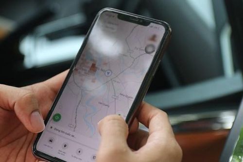 Bức xúc với nạn taxi công nghệ 'chèo kéo' khách hủy chuyến