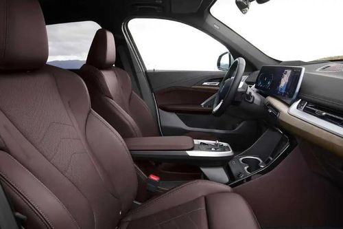 Chủ xe BMW phải trả thêm 18 USD mỗi tháng để có ghế sưởi