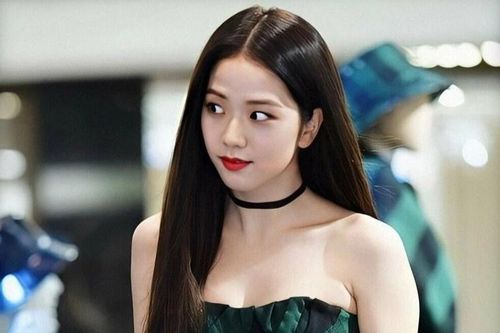 Jisoo (BlackPink) bị chê kém tài