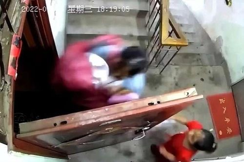 Trung Quốc rúng động vì vụ người đàn ông cưỡng bức vợ cũ