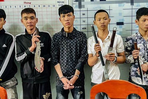 Bắt nhóm nghi phạm chém người trọng thương