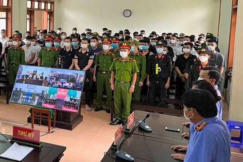 Hơn 150 năm tù cho 2 băng nhóm loạn đả kiểu xã hội đen trên cầu Thạch Bích