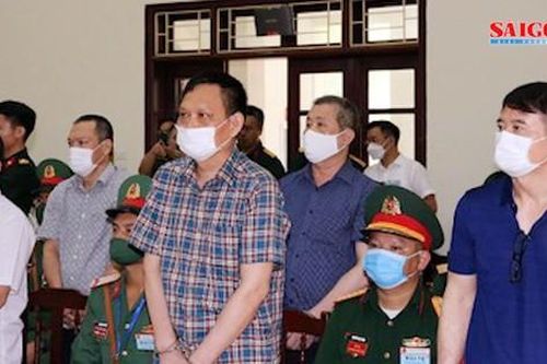 Trùm buôn lậu xăng dầu thừa nhận đưa hối lộ 150.000 USD để đưa hàng sang Campuchia
