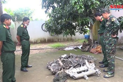 Phát hiện xác máy bay thời chiến tranh nằm trong ao nuôi tôm ở Trà Vinh