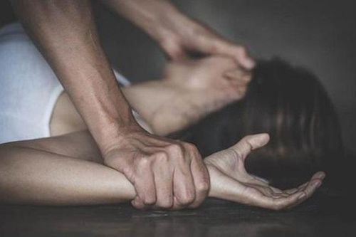 Vĩnh Phúc: Bắt giam 'yêu râu xanh' hiếp dâm nữ nhân viên quán ăn