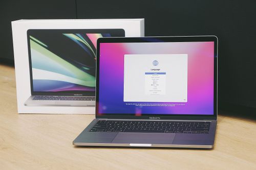 Người dùng Việt thờ ơ với MacBook Pro M2