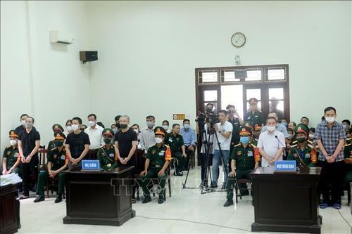 Vụ buôn lậu gần 200 triệu lít xăng: Làm rõ hành vi nhận hối lộ của các bị cáo