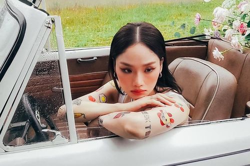 Hậu 'vì mẹ anh bắt chia tay', Miu Lê buồn tình 'tha thu' khắp người mà sao nó lạ lắm!
