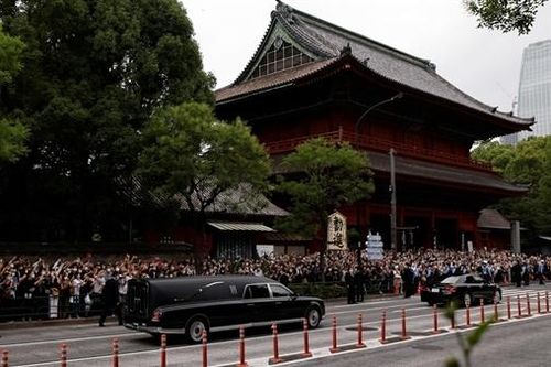 Hàng dài người đến tiễn đưa cố Thủ tướng Nhật Bản Shinzo Abe