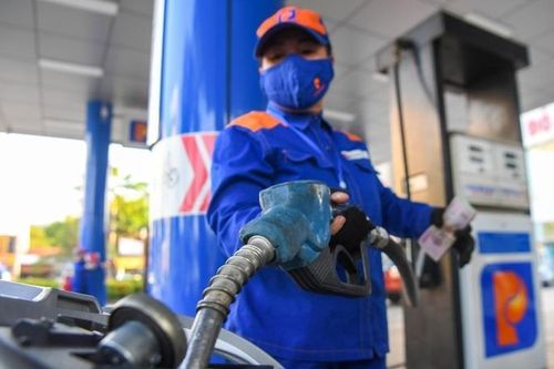Giá xăng dầu đã hạ nhiệt, có cần giảm thêm thuế?