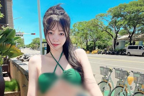 Ngượng chín mặt hot girl diện bikini khoe dáng bốc lửa giữa phố