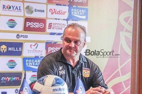 HLV U19 Lào: CĐV Indonesia hãy ra sân ủng hộ chúng tôi, đừng nói mồm nữa!