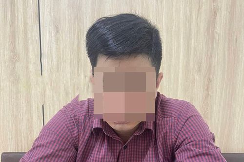 Ông chủ chuỗi cửa hàng thiết bị y tế sàm sỡ nhiều nữ sinh viên làm thêm