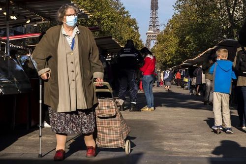 Eurozone đối mặt với nguy cơ suy thoái ngày càng cao