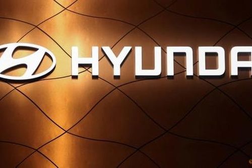 Hyundai Motor ra mắt sedan điện đầu tiên, đối đầu với Tesla