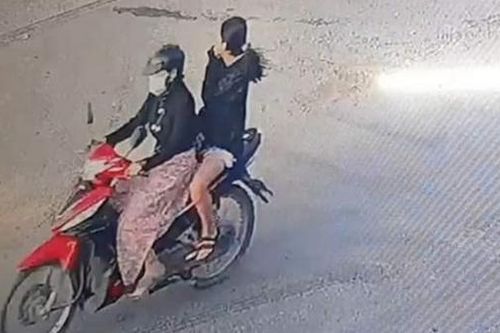 Điều tra động cơ người phụ nữ lạ đưa bé gái 11 tuổi lên xe máy chở đi bất thường