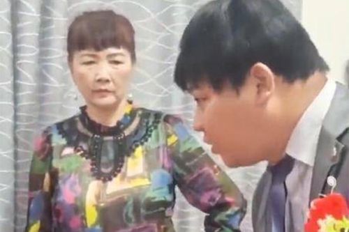 Nhà gái ép chú rể uống nước bẩn mới cho rước dâu và cái kết khiến dân mạng hả hê