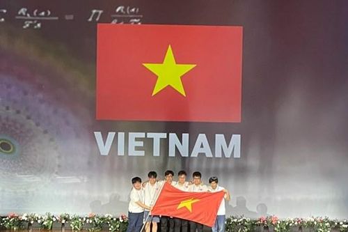 Nam học sinh trường chuyên tại Hà Nội đạt điểm tuyệt đối cuộc thi IMO 2022