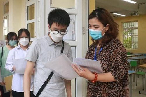 Hà Nội hạ điểm chuẩn vào lớp 10 chuyên và công lập