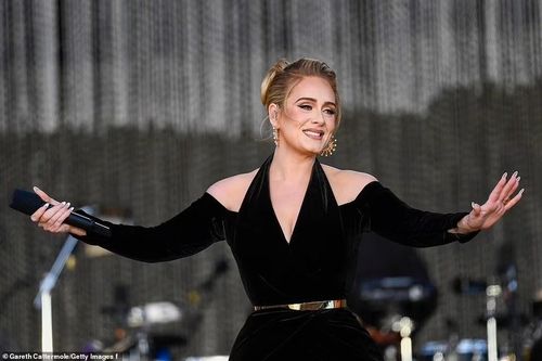 Góc khuất cuộc đời Adele sắp được công khai