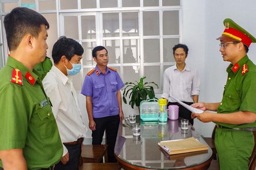 Khởi tố trưởng phòng giáo dục làm thất thoát gần 300 triệu đồng