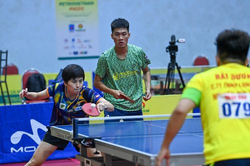 Tạ Hồng Khánh và Nguyễn Khoa Diệu Khánh vô địch nội dung đôi nam nữ