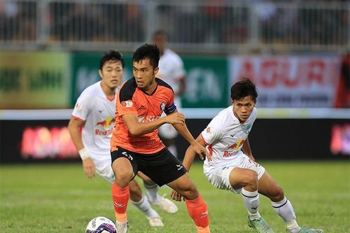 Vòng 7- V. League 2022: Sân cỏ hè thêm nóng