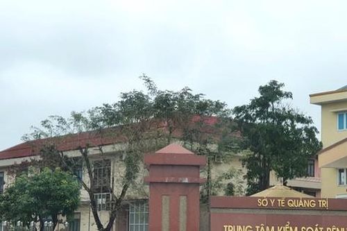Tạm giữ hai cán bộ của CDC Quảng Trị