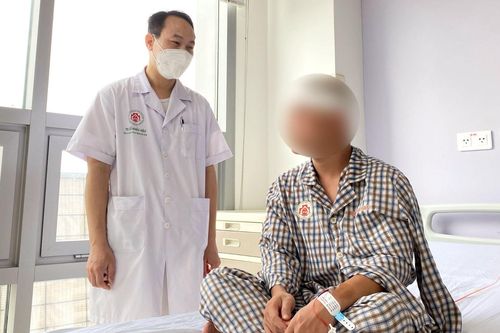 Hy hữu nam thanh niên bị chìa khóa xe máy cắm vào xương sọ