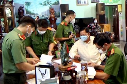 An Giang: Bắt thêm 2 cán bộ Phòng CSGT đường bộ