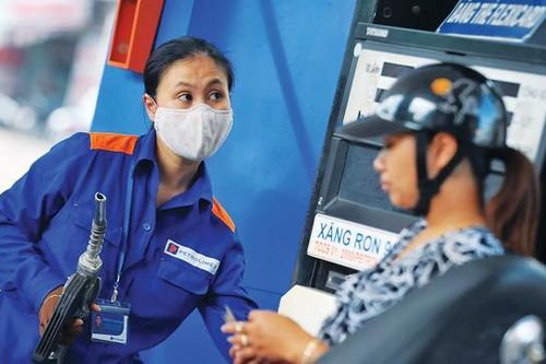 Bộ Tài chính đề xuất mạnh tay cắt giảm 10% thuế nhập khẩu với xăng
