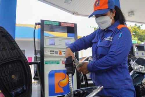 Đề xuất giảm thuế nhập khẩu ưu đãi với mặt hàng xăng dầu xuống 10%