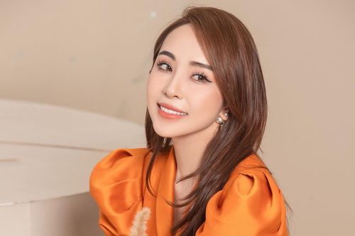 Quỳnh Nga tiết lộ 3 thứ nhất định phải có khi ra đường